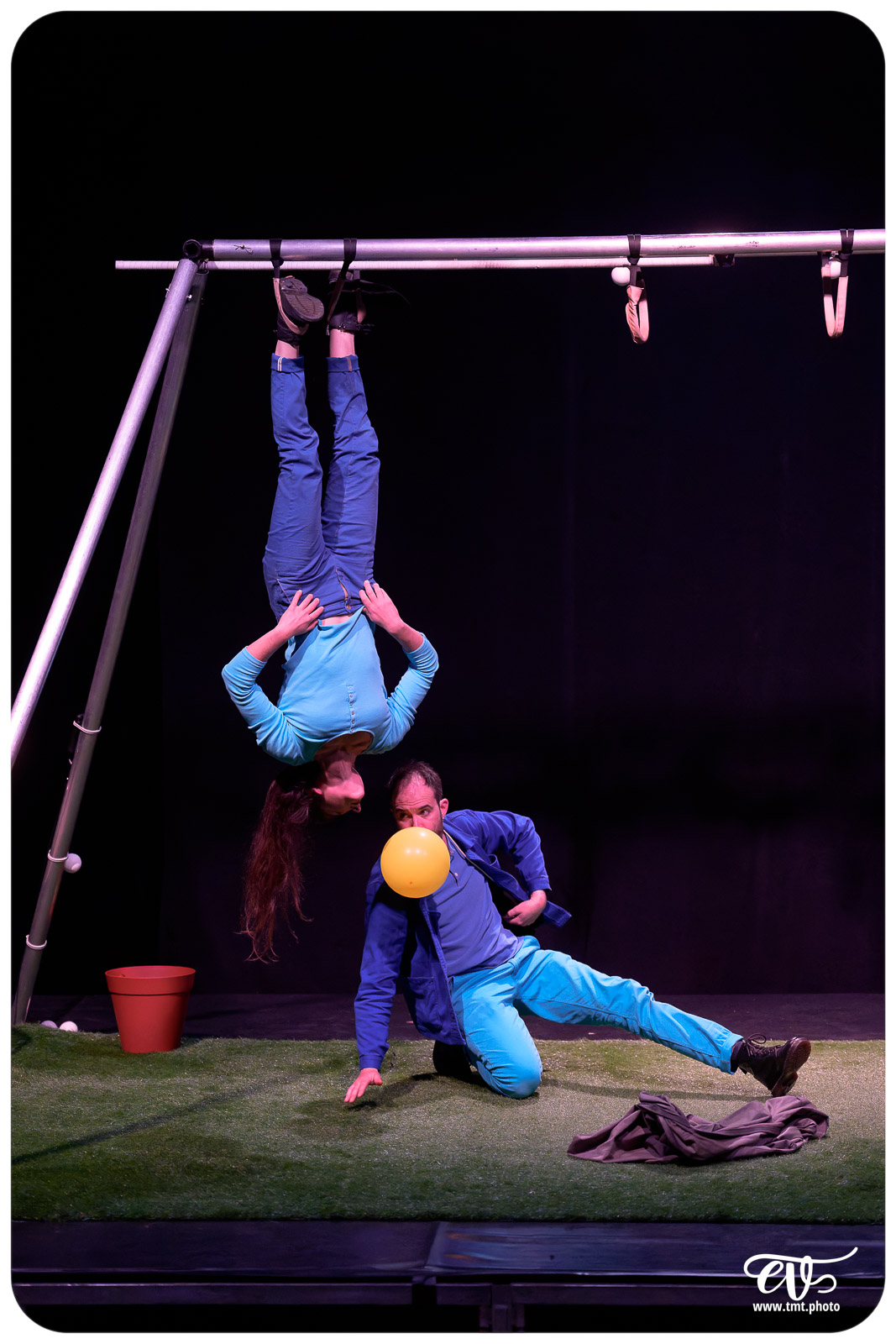 LE VERTIGE DE L'ENVERS (CIE L'ENVOLÉE CIRQUE)